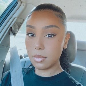 Meet your Posher, Kasandra